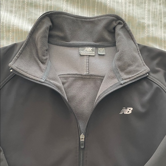 New Balance Men's Black Performance Jacket - Picture 2 of 2